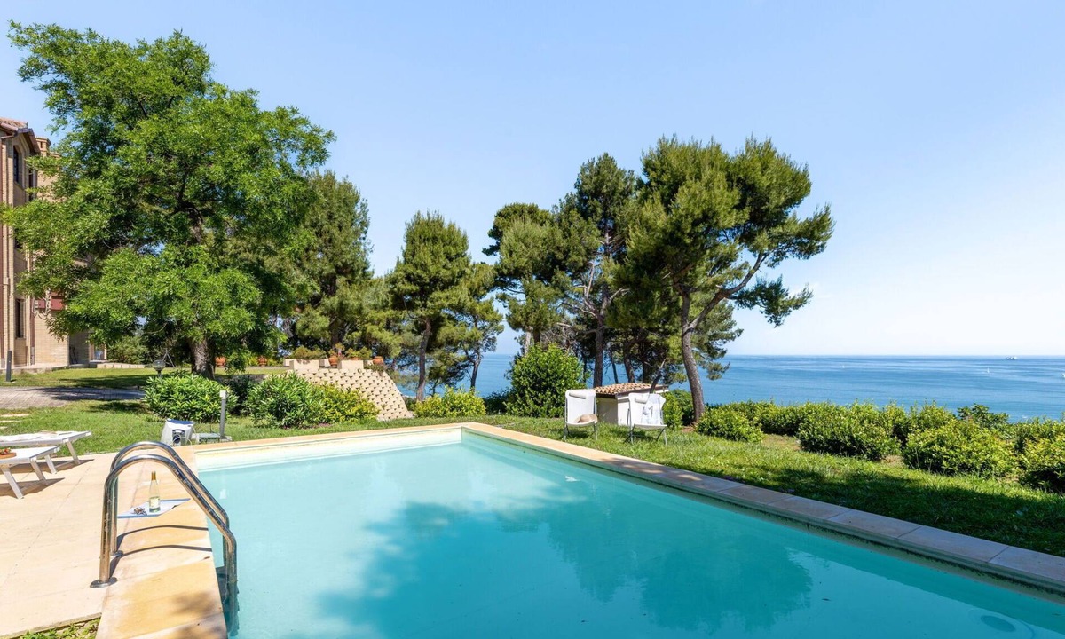 Ancona Villa | Stunning private villa with A/C, private pool, WIFI, TV, terrace, pets allowed and panoramic view
