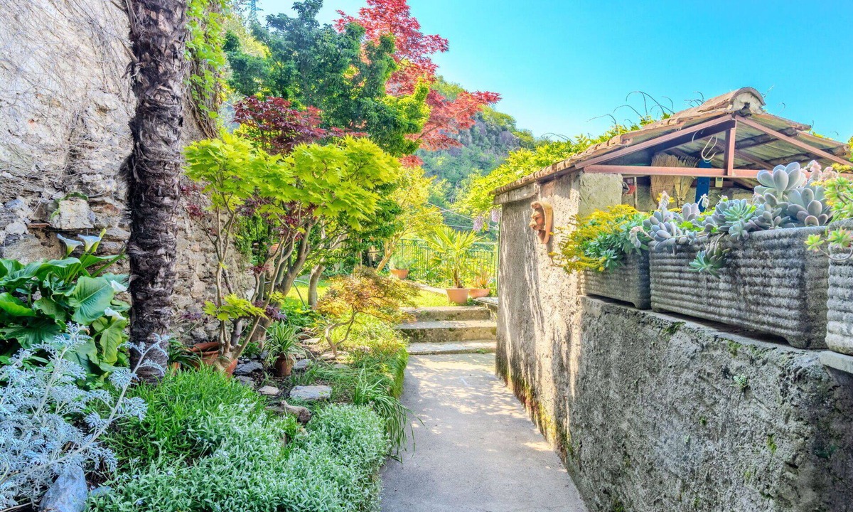 Dervio House | Stunning private villa for 8 people with WIFI, TV, patio, pets allowed and panoramic view