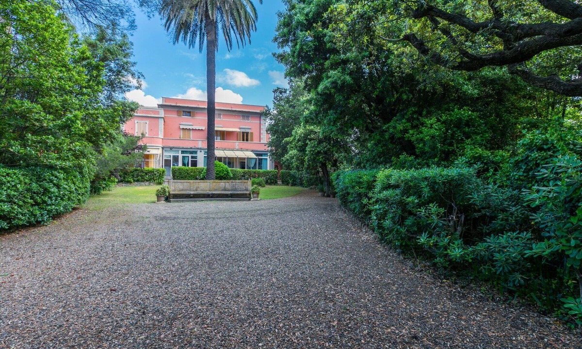 Castiglioncello Villa | Stunning villa for 6 guests with A/C, WIFI, TV, terrace and pets allowed
