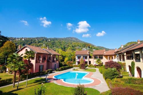 Lesa Apartment | Sunflower Relax Pool and Terrace - Happy Rentals