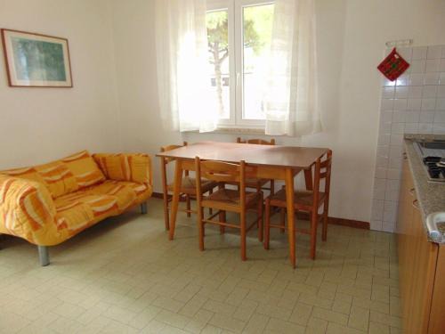 Lignano Sabbiadoro Apartment | Sunny first-fFloor beachside retreat