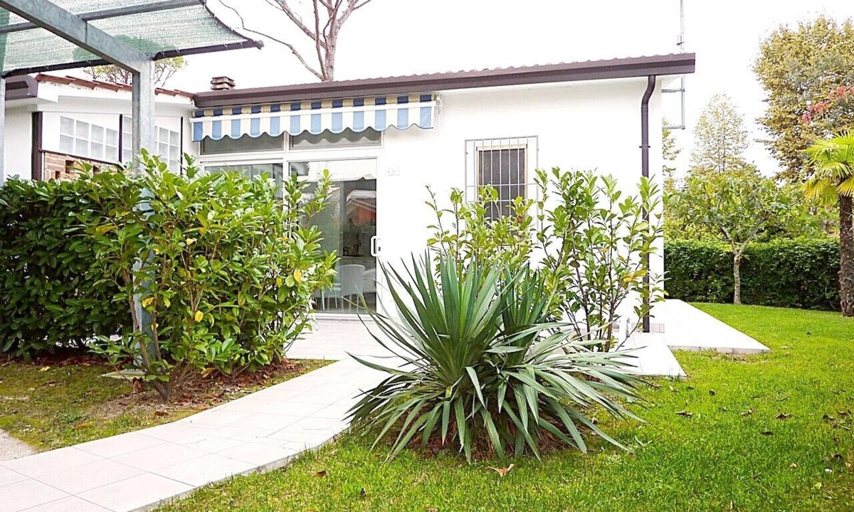 Bibione Pineda Villa | Sunny villa with private garden near the beach