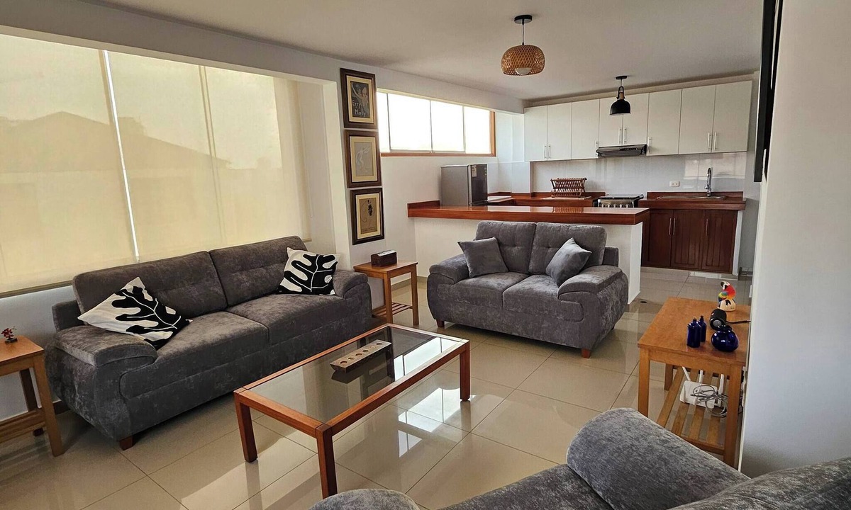 Punta Negra House | Surfers Paradise - Casa Caro MBI