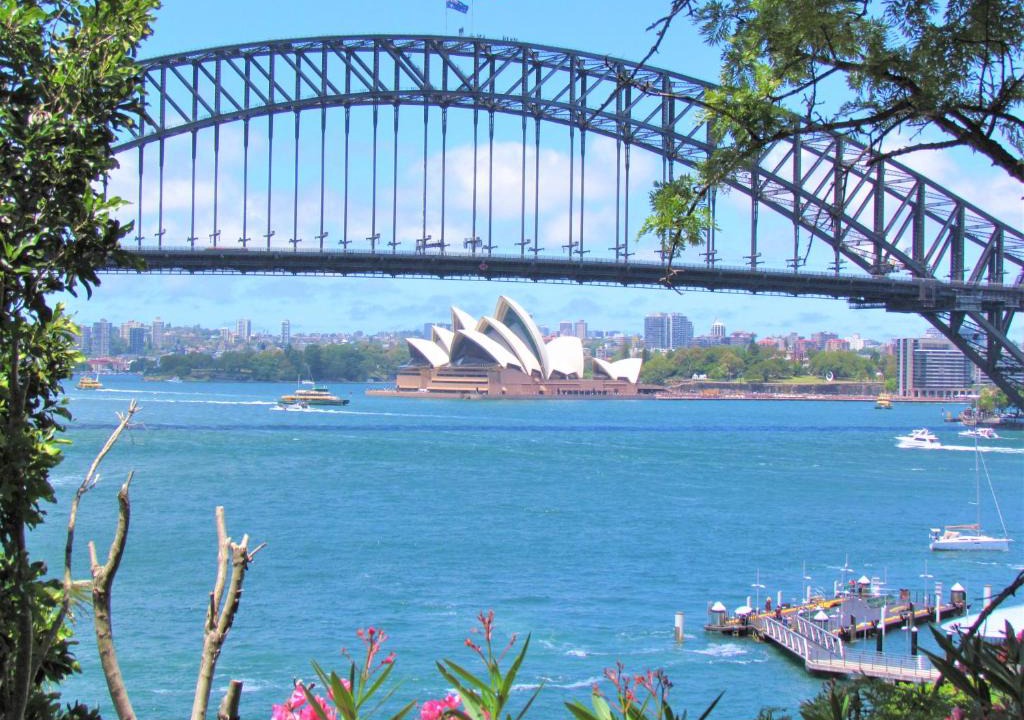 McMahons Point Apartment | Sydney Stage - Opera House & Harbour Bridge from Your Window