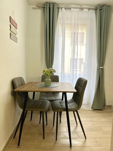 Torno Apartment | Timco apartment with balcony and air-conditioner