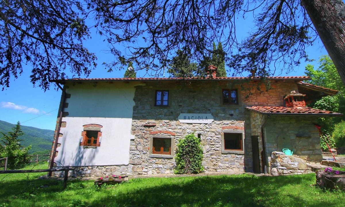 Ortignano Raggiolo House | Tranquil Tuscan Retreat