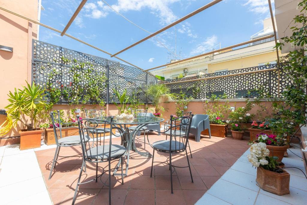 Rome Province Apartment | Tre Lune Penthouse by Rental in Roma
