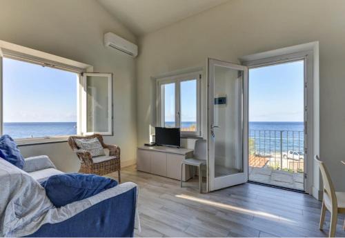 Campo nell'Elba Apartment | Trilocale Montecristo - vista su mare e tramonti