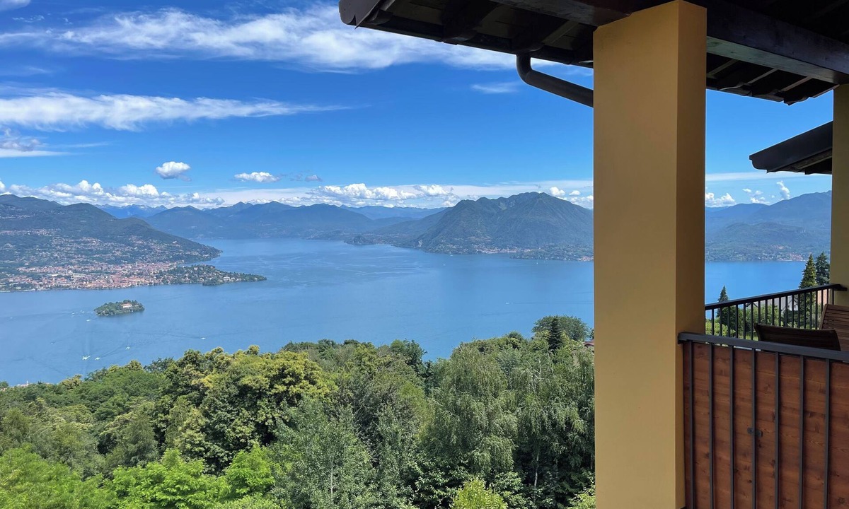 Levo House | Unique view over the Lake, charming house surrounded by nature