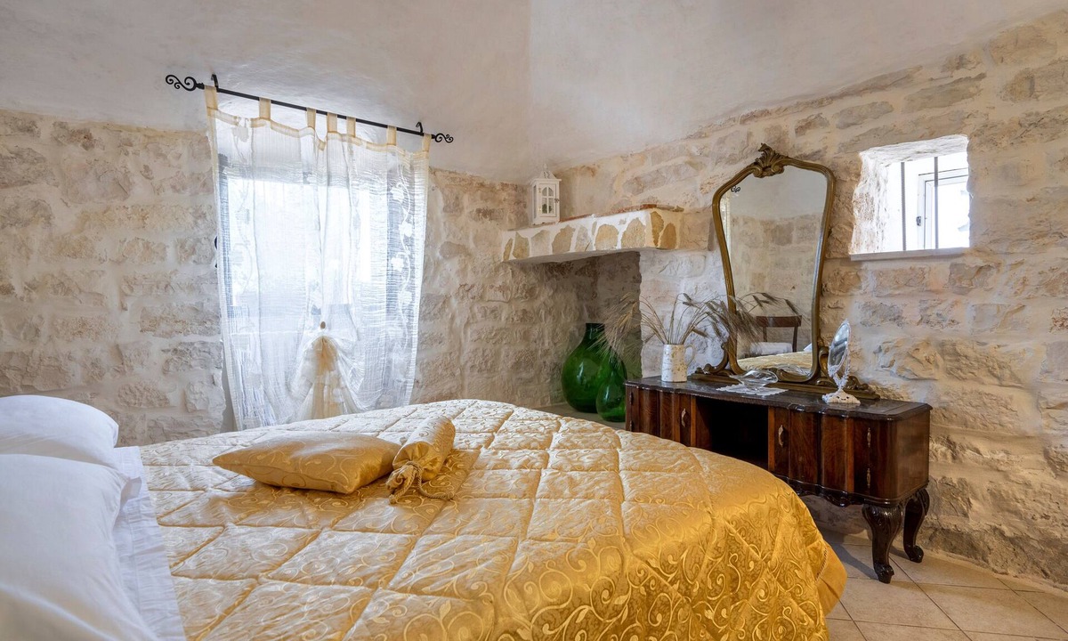 Pascarosa House | Vacation Home "Il Trullo Bello Ostuni" with 2 Private Terraces, Private Garden & A/C