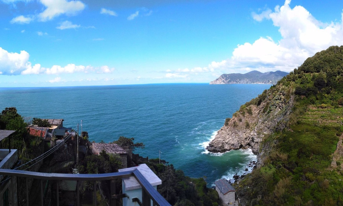 Corniglia Apartment | Vacation home with excellent sea view