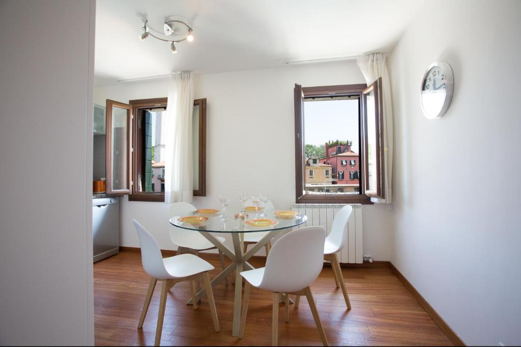 Castello Apartment | Venice Appartament Salini II - Canal view