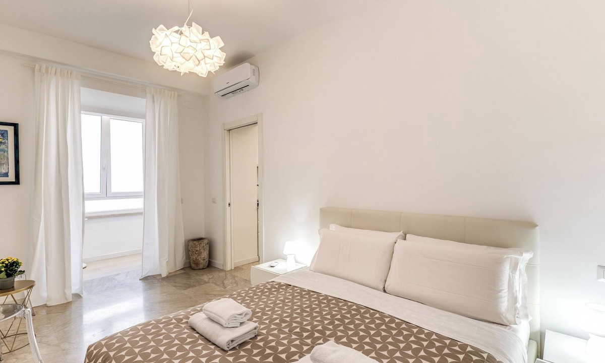 Rione XVI Ludovisi Apartment | Via Veneto Home