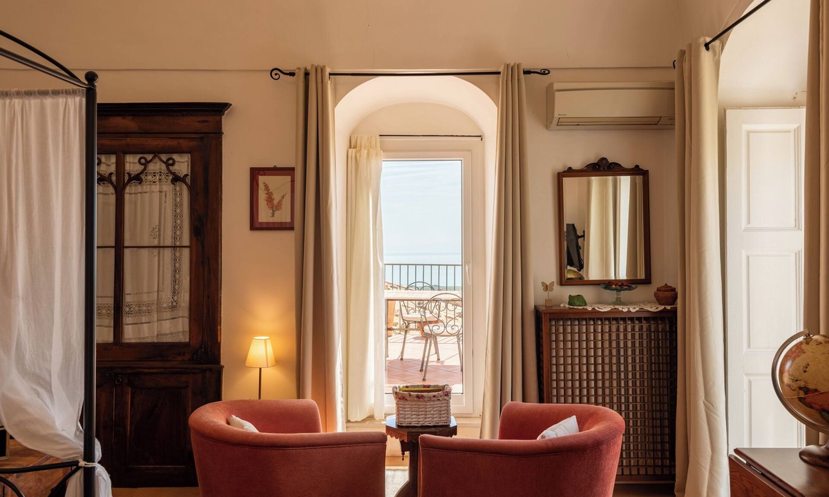 Monte Sant'Angelo Villa | VILLA BASSO - lovely apartment with private terrace. Ideal for couples