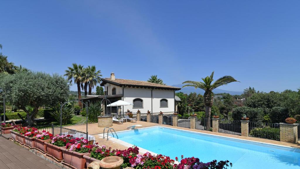 Acireale Villa | VILLA BIDDIZZA 10, Emma Villas
