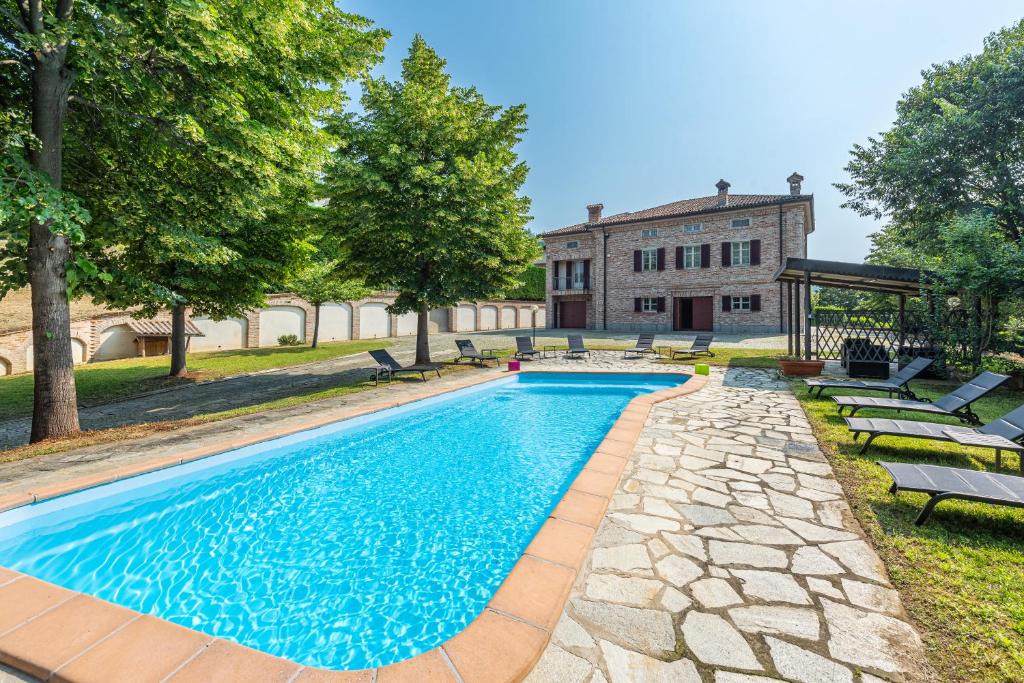 Corneliano d'Alba Villa | Villa Cornelia , entire Villa with private pool