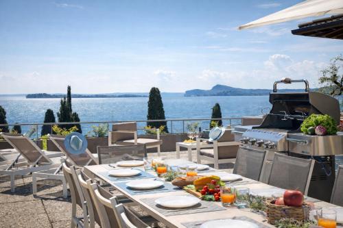 Gardone Riviera Apartment | Villa Elvira