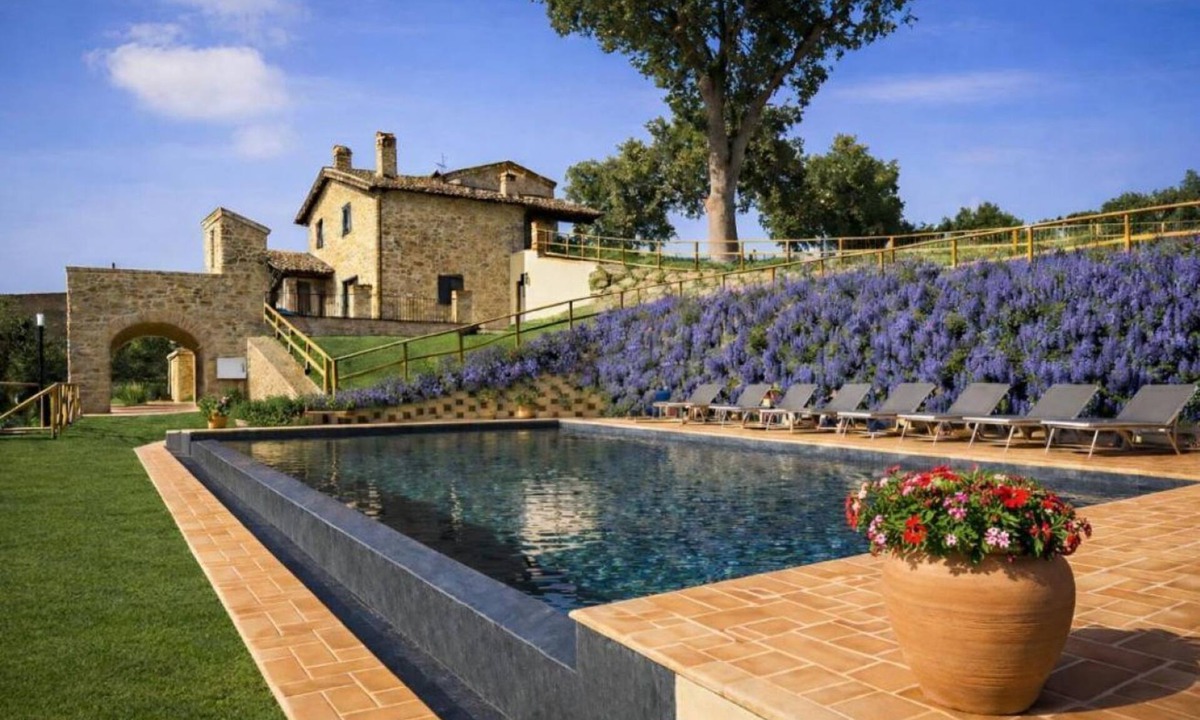 Castelraimondo Villa | VILLA ERMELINDA - Ville Carborello