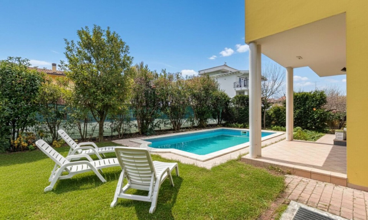 Rivoltella Villa | VILLA GARDA HARMONIA - POOL, GARDEN, PARKING