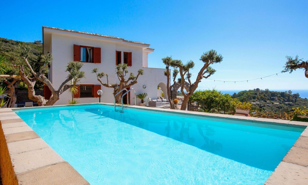 Nerano Villa | Villa in Nerano with 5 bedrooms sleeps 10