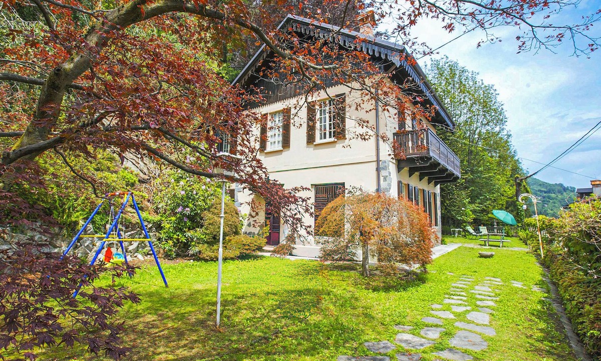 Premeno House | Villa Leopoldina by Lago Reisen