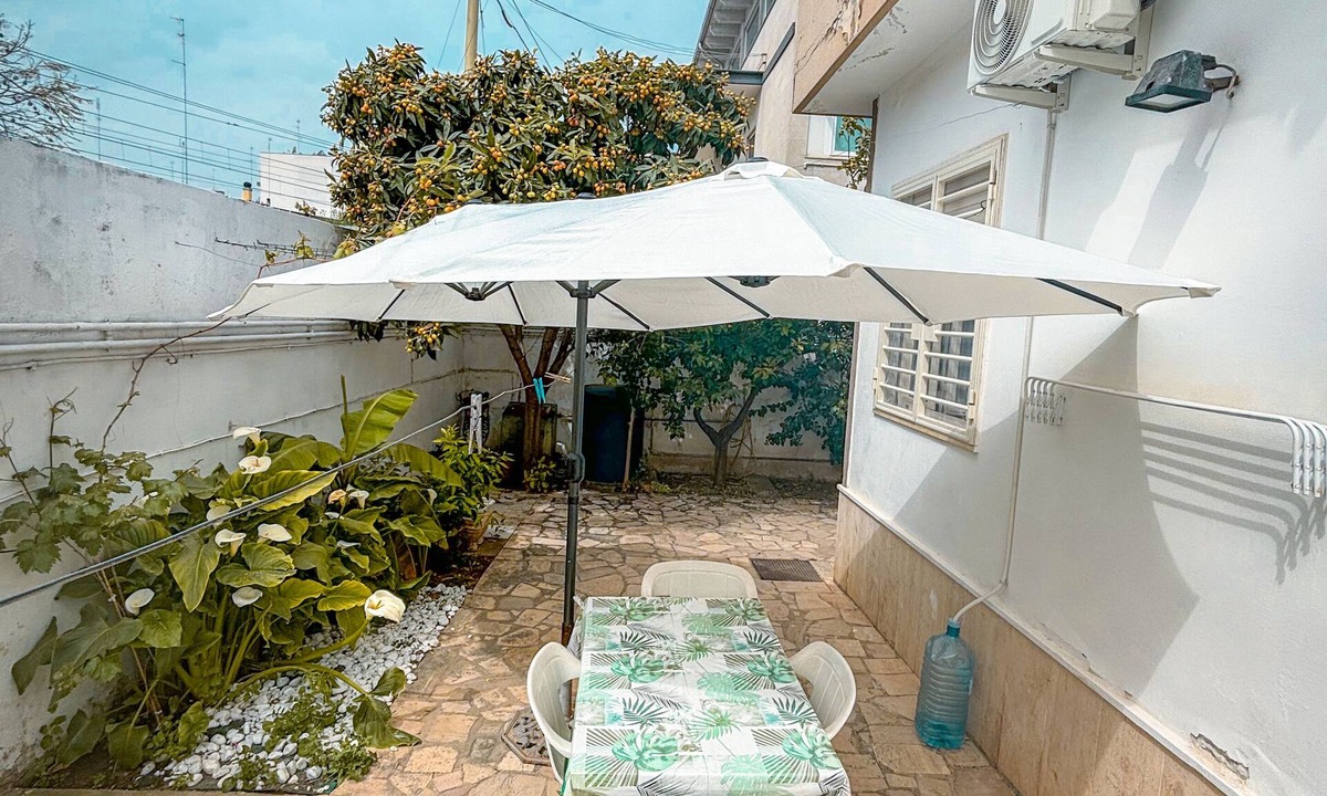 Palese Villa | Villa Magnolia with garden