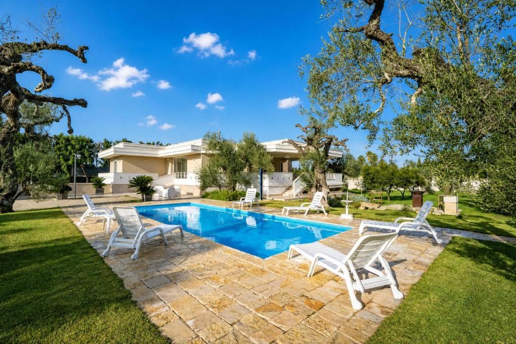 Leverano Villa | Villa Torricella Pool and Sunny Garden - Happy Rentals