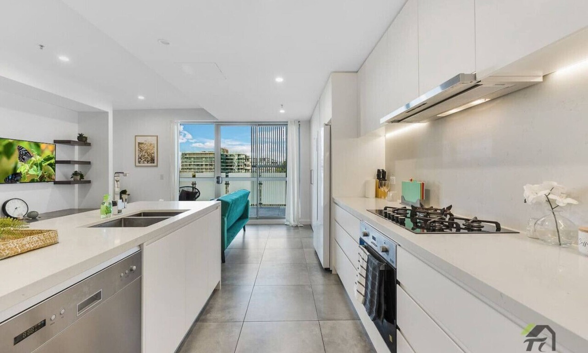 Mascot Apartment | Vivid Condo in mascot 2B1B