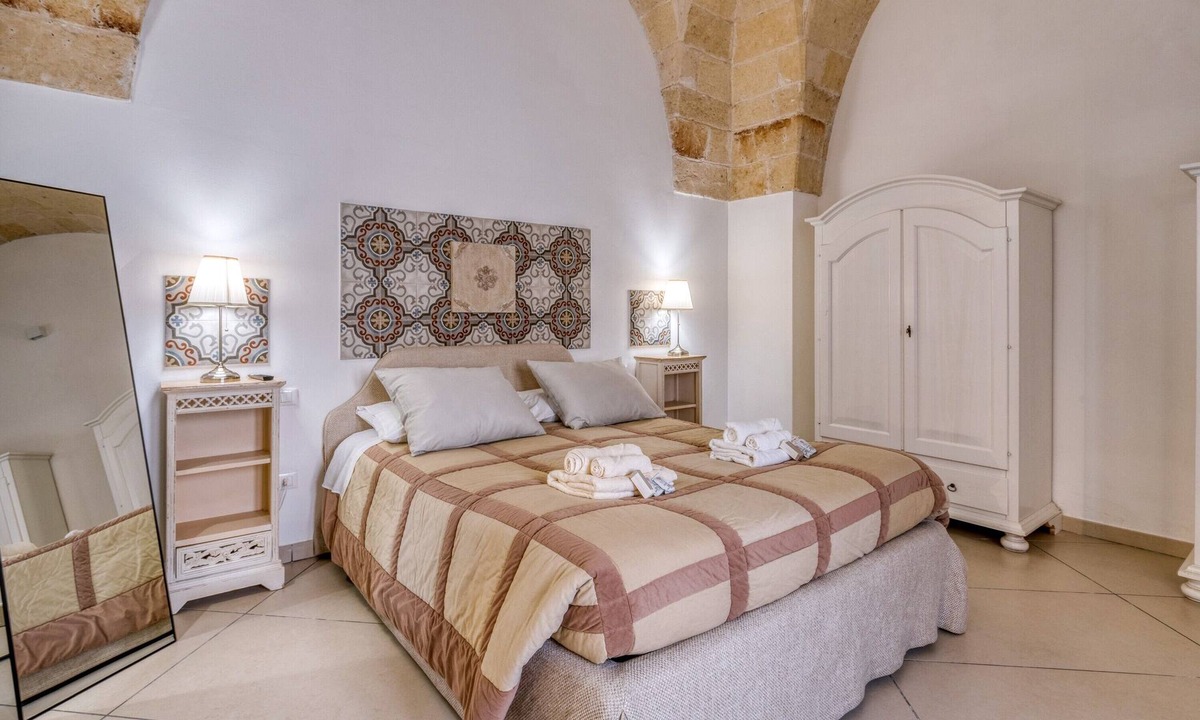 Mesagne Apartment | Volta Apartment with Private Terrace, Wi-Fi and Air Conditioning