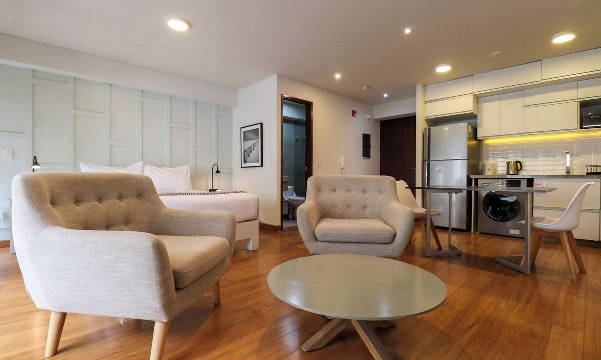 Barranco Apartment | w* | Elegant Loft with Balcony in Barranco