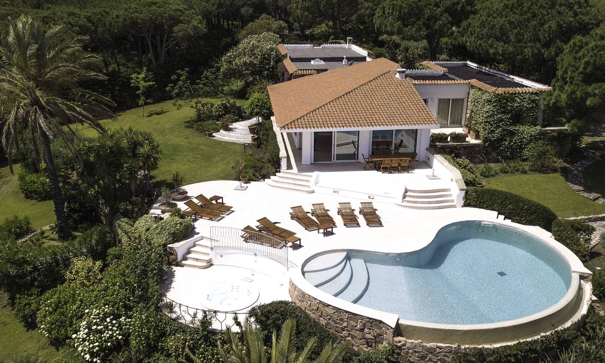 San Teodoro Villa | Waterfront property on private estate with sea views and direct beach access