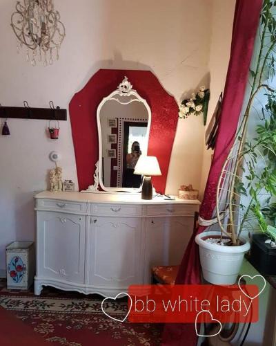 Monticelli d'Ongina Bed & Breakfast | White Lady B&B