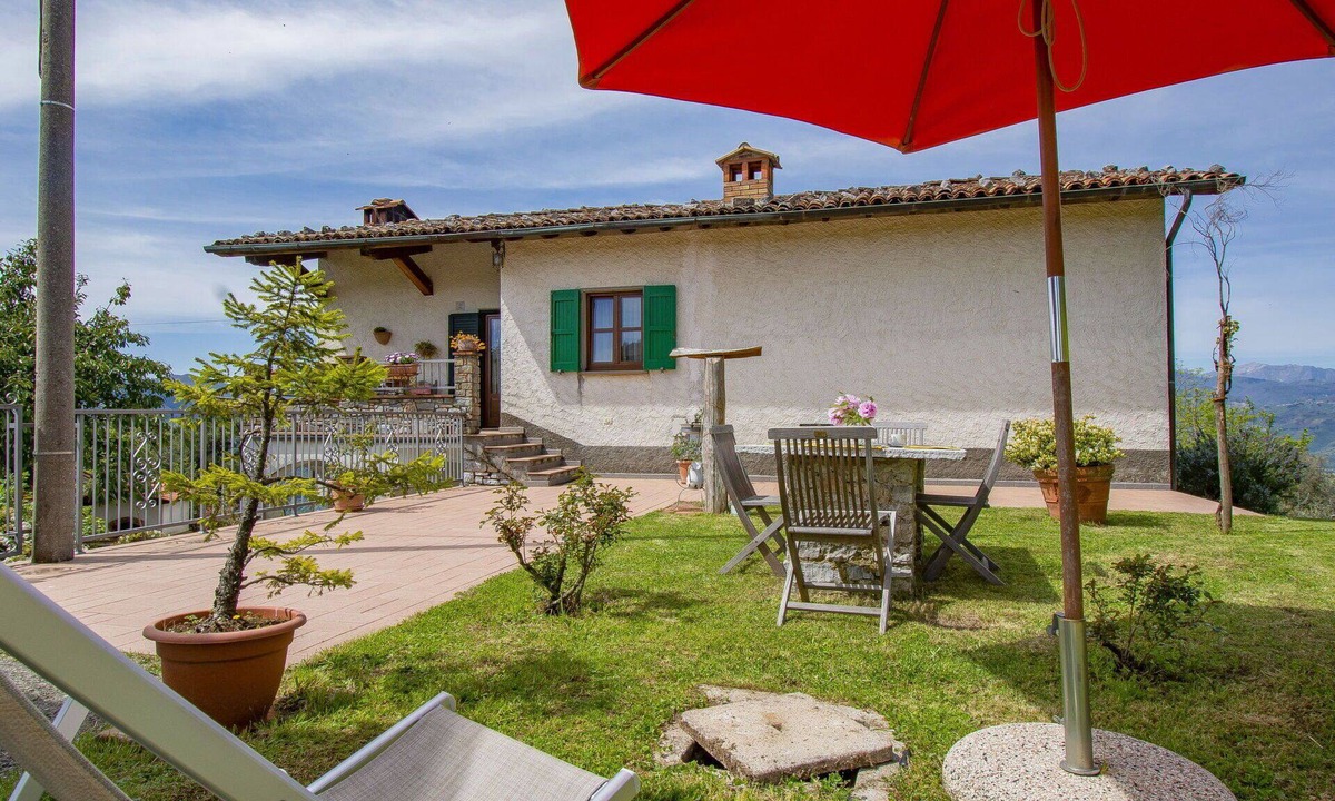 Coreglia Antelminelli House | Wonderful private villa for 4 people with WIFI, A/C, TV, terrace and pets allowed
