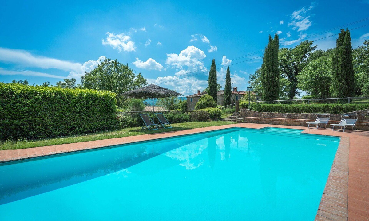 Bucine Villa | Wonderful private villa with WIFI, private pool, patio, pets allowed and panoramic view