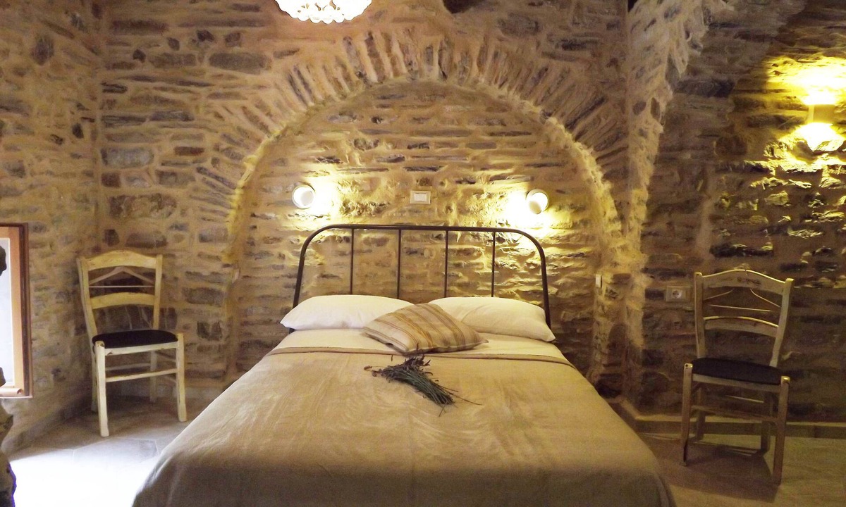 Badalucco House | XVII SEC. WINE CELLAR, FULLY RENOVATED, WITH SHARED TERRACE AND POOL