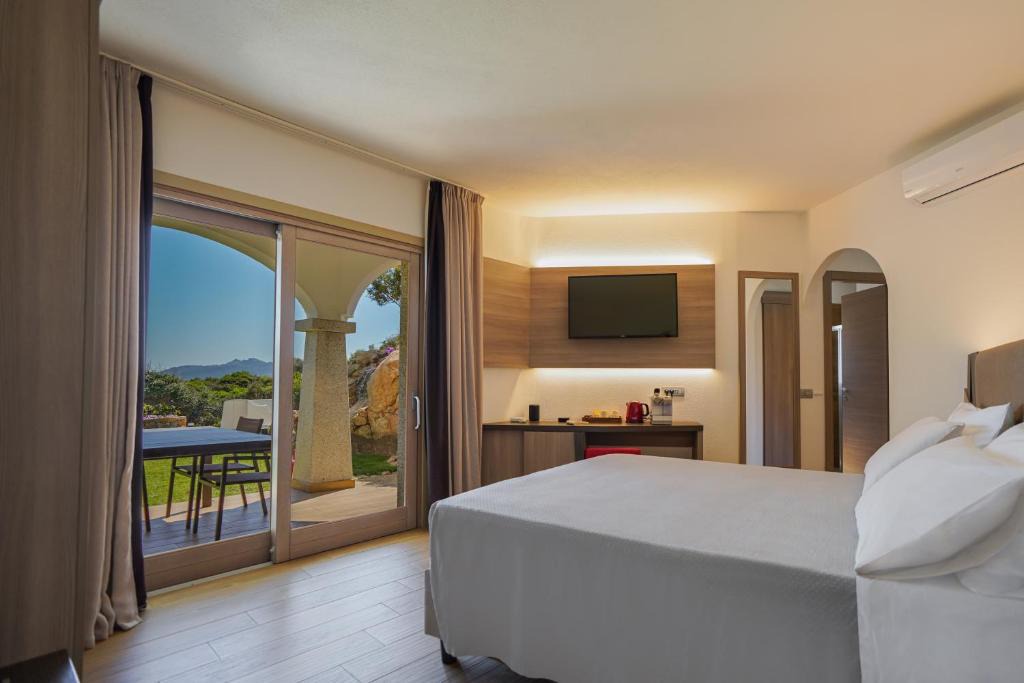 La Maddalena House | Your lovely and elegant home with garden sea view