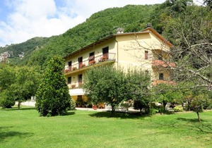 220 m² Apartment ∙ 3 bedrooms ∙ 6 guests
