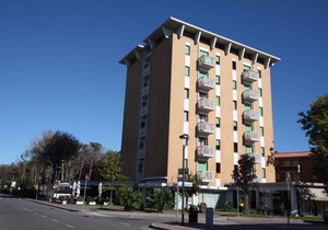Holiday apartment with balcony and air conditioning