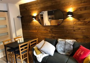 Modern studio centrally located in Auron with Mountain View's.