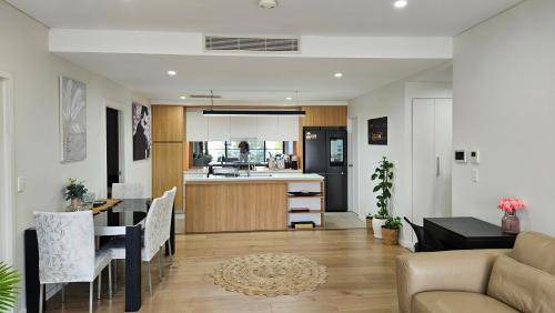 Rouse Hill Apartment | 138 m² Apartment ∙ 3 bedrooms ∙ 7 guests
