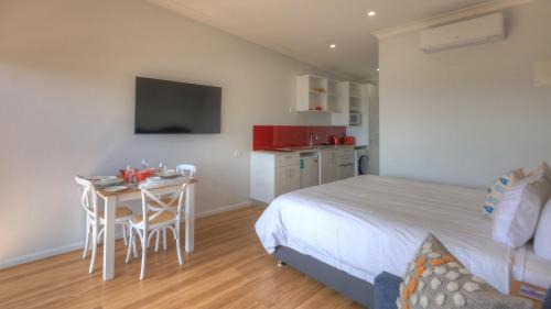 Atherton Hotel | Atherton Motel