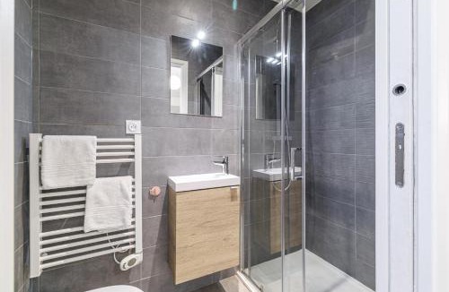 Carabacel Apartment | 1 Bdr Duplex Downtown - AC