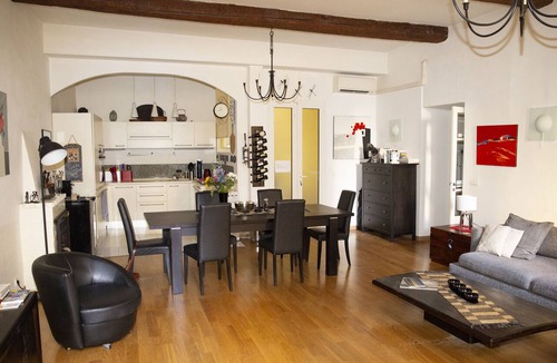 Old Town Apartment | 3 Bedroom Air Conditioned Apartment In The Heart Of Old Town Nice