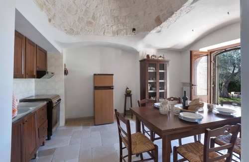 Ostuni Cottage | 3279 Trullo Due Coni by BarbarHouse