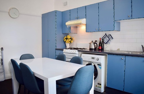 Haberfield Apartment | 3BR Stylish Haberfield Flat