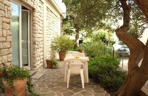 Numana House | Affittacamere La Buganvillea