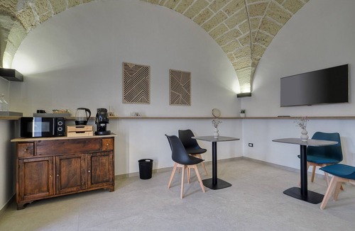 Cavallino House | Agrù - Salento Garden Stay - Lumìa Apartment with Shared Terrace, Wi-Fi & Air Conditioning