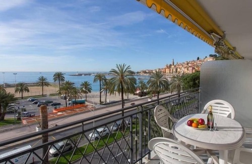 Menton Apartment | Air-conditioned studio in Menton, sea view