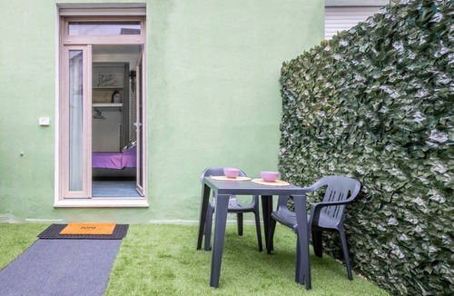 Selargius Apartment | An elegant suite within a multi-unit property, ideal for two guests, featuring ground-floor access (with a single step at the entrance).The property is located in the center of Selargius—a town situated approximately 6.5 km from Cagliari’s city cente