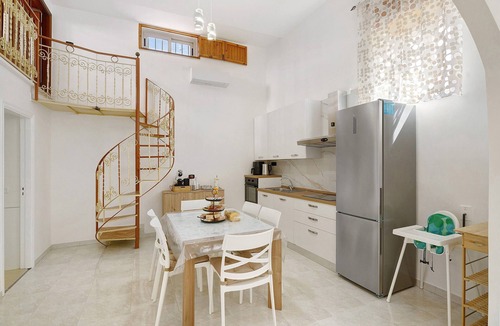 Sarno House | Angel's House Vacation Home with Mountain View, Wi-Fi, and Air Conditioning
